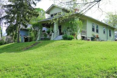 Main picture of 4 Ellis Ave