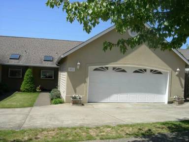 Main picture of 591 NW Meadows Dr