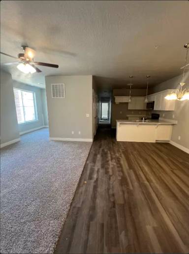 Main picture of 13639 S Vernet Dr