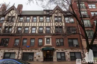 Main picture of Arlington Building