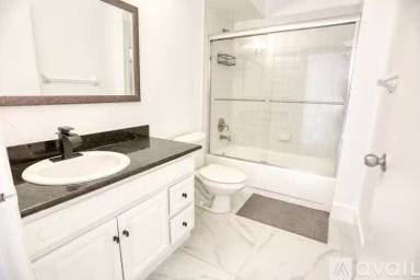 Main picture of 2441 SW 31st Ave