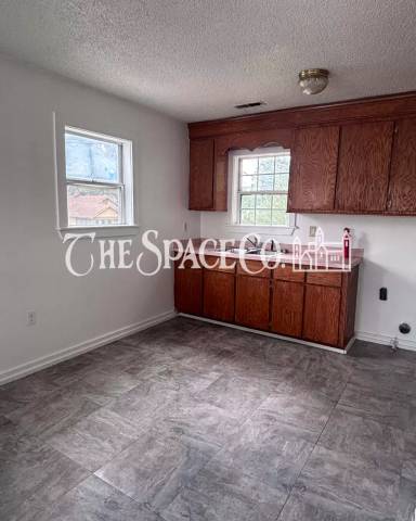 Main picture of 3000 Chicora Ave