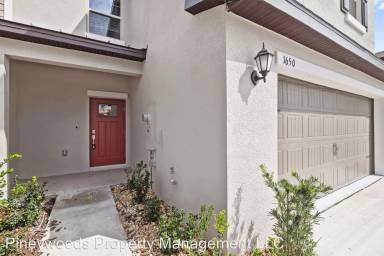 Main picture of 1650 Roseville St