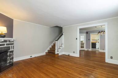 Main picture of 256 W Plumstead Ave