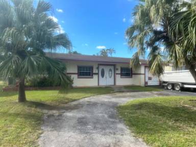 Main picture of 2400 Sabal Palm Dr