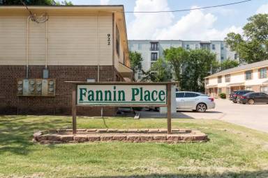 Main picture of 922 Fannin St