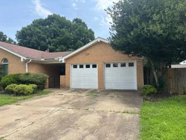 Main picture of 3132 Rosebay Ln