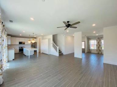 Main picture of 978 Lester Ave