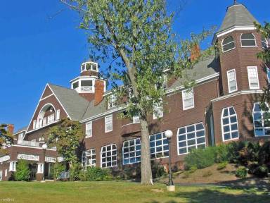 Main picture of Fairfax Hall