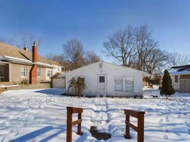 Main picture of 1127 S Hocker Ave