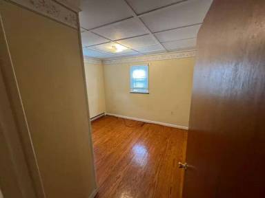 Main picture of 1911 Monroe Ave