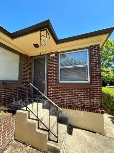 Main picture of 7106 N Interstate Ave