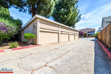 Main picture of 450 S Willard Ave