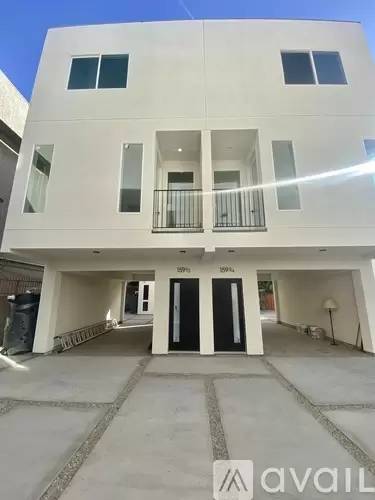 Main picture of 161 S Hoover St