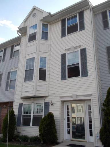 Main picture of 7710 Periwinkle Way