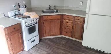 Main picture of 33 Elm St
