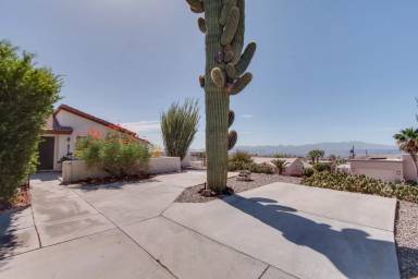 Main picture of 3650 Tecumseh Dr