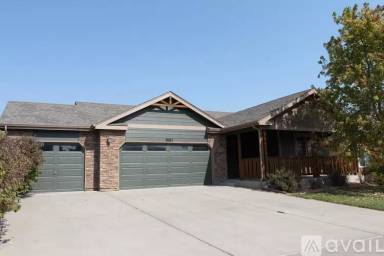 Main picture of 3685 Fletcher St