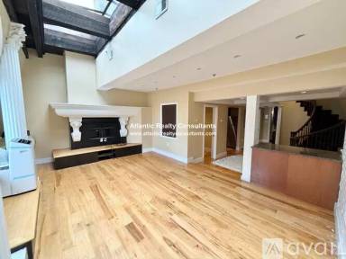 Main picture of 113 Beacon St