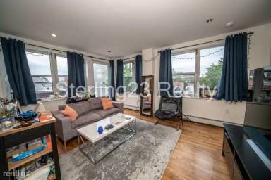 Main picture of 2552 Crescent St