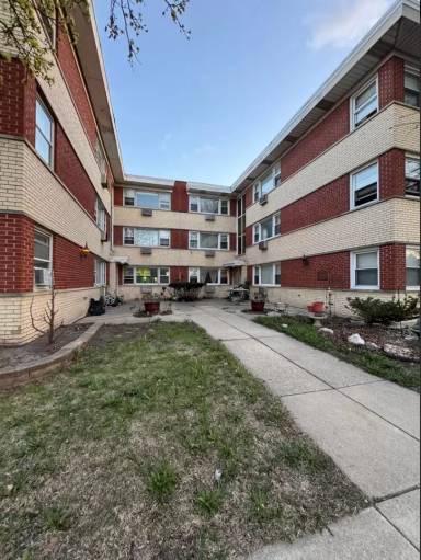 Main picture of 8107 Grand Ave