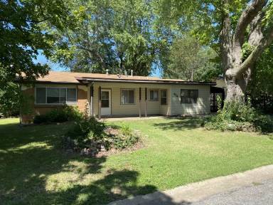 Main picture of 804 N 14th St