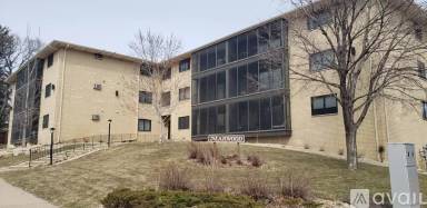 Main picture of 5545 Chicago Ave