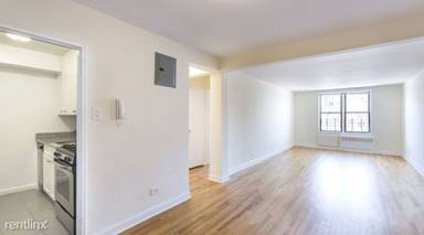 Main picture of 170 E 4th St