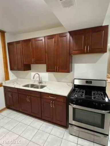 Main picture of 3429 W Hirsch St