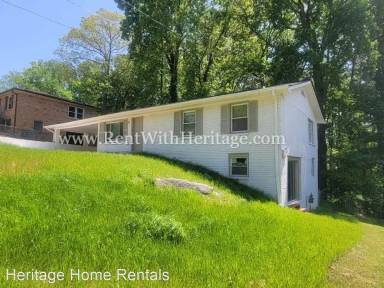 Main picture of 3743 Paul St