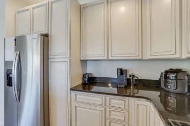 Main picture of 1742 W 52nd Ct