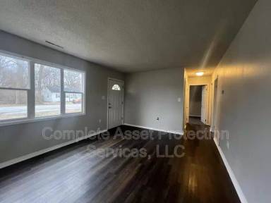 Main picture of 20 W 71st Pl