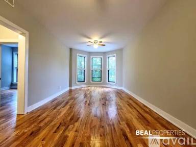 Main picture of 645 W Oakdale Ave