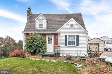 Main picture of 720 Skyline Dr