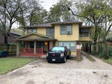 Main picture of 118 Bernard St