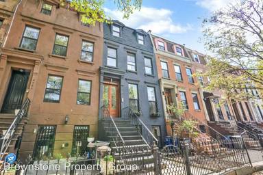 Main picture of 476 Jefferson Ave