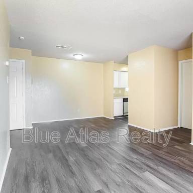 Main picture of 8030 Cambridge Cir