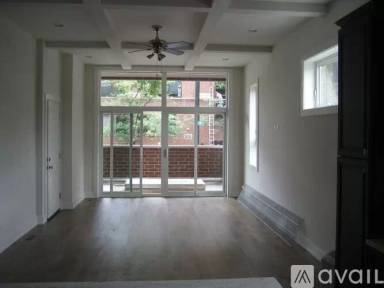 Main picture of 832 N Racine Ave