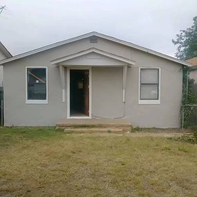 Main picture of 703 Delaware St