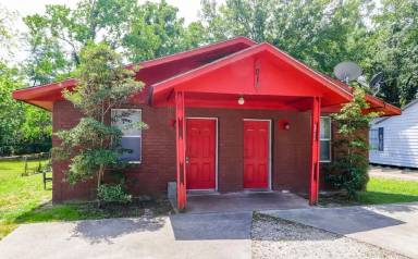 Main picture of 5012 Meridian St