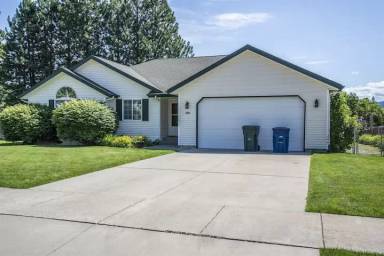 Main picture of 8868 N Huntington Ct