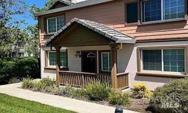 Main picture of 702 Daniels Ave