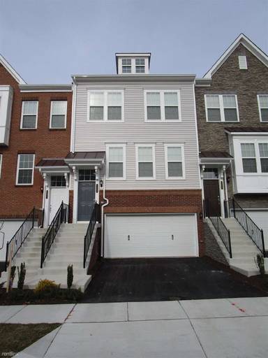 Main picture of 8269 Meadowood Dr