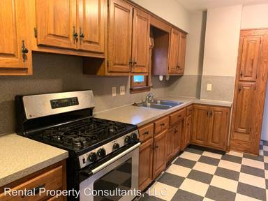 Main picture of 833 Van Buren Ave NW