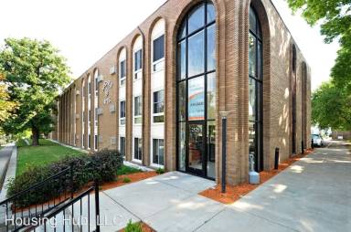Main picture of 2525 3rd Ave S