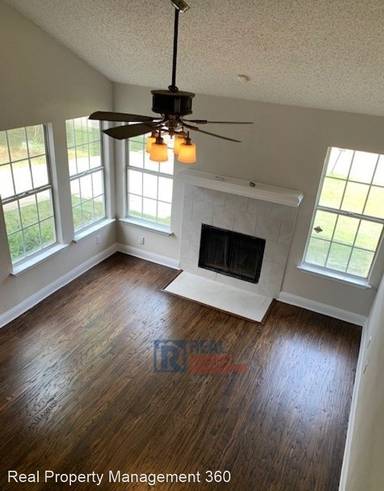 Main picture of 5528 Bainbridge Dr