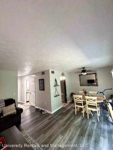 Main picture of 1038 SW 6th Dr
