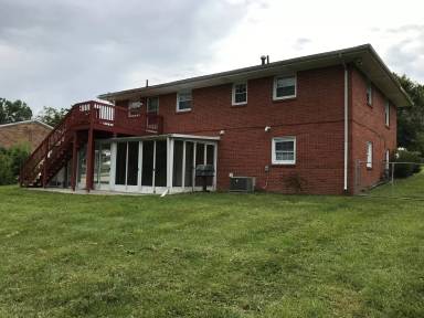 Main picture of 191 Ivy Ln
