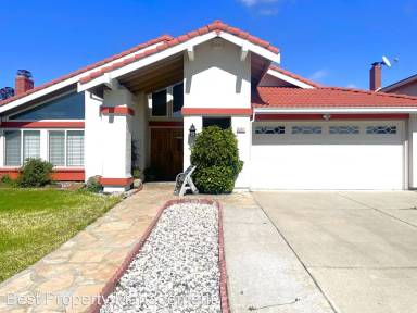 Main picture of 32921 Regents Blvd