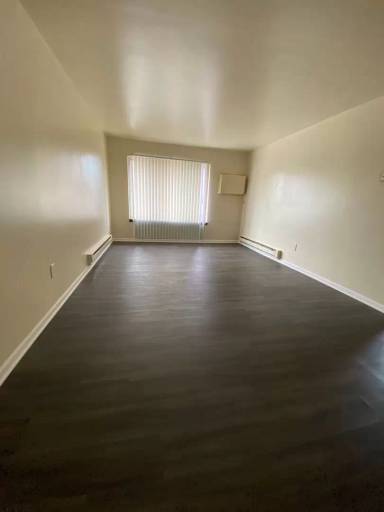 Main picture of 7501 W Green Tree Rd